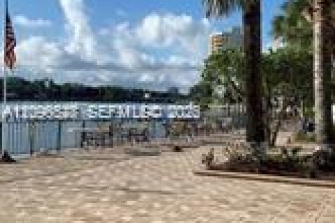 Condo in Bay Harbor Islands, Florida, 2 bedrooms  № 2392605