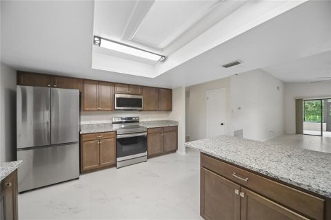 House in Sanford, Florida 3 bedrooms, 143.63 sq.m. № 2277239 - photo 15