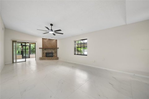 House in Sanford, Florida 3 bedrooms, 143.63 sq.m. № 2277239 - photo 10