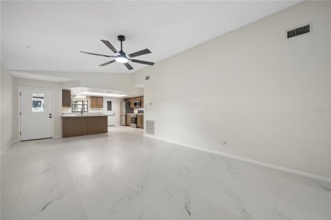 House in Sanford, Florida 3 bedrooms, 143.63 sq.m. № 2277239 - photo 12
