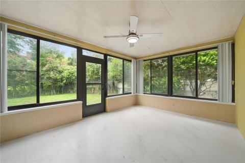 House in Sanford, Florida 3 bedrooms, 143.63 sq.m. № 2277239 - photo 25
