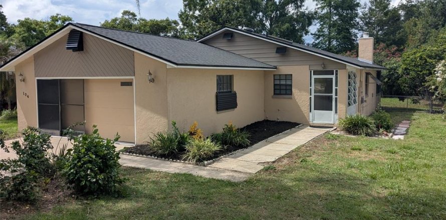 House in Sanford, Florida 3 bedrooms, 143.63 sq.m. № 2277239