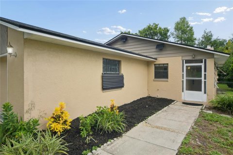 House in Sanford, Florida 3 bedrooms, 143.63 sq.m. № 2277239 - photo 3