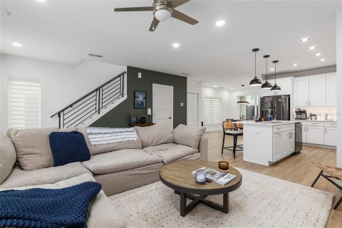 Townhouse in Gainesville, Florida 3 bedrooms, 172.43 sq.m. № 1718416 - photo 6