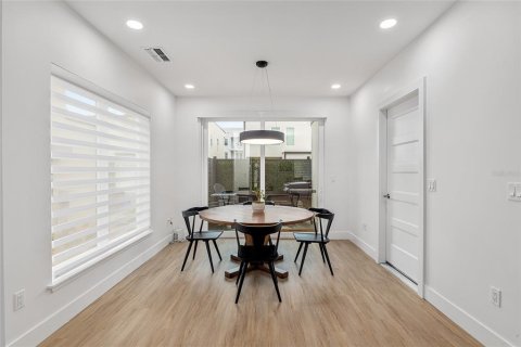 Townhouse in Gainesville, Florida 3 bedrooms, 172.43 sq.m. № 1718416 - photo 15