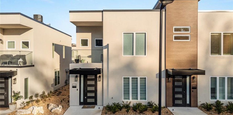 Townhouse in Gainesville, Florida 3 bedrooms, 172.43 sq.m. № 1718416