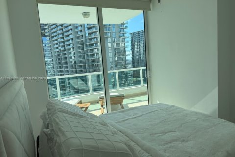 Condo in Miami, Florida, 2 bedrooms  № 2000801 - photo 4