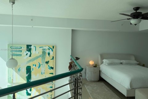 Condo in Miami, Florida, 2 bedrooms  № 2000801 - photo 7