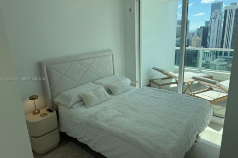 Condo in Miami, Florida, 2 bedrooms  № 2000801 - photo 2