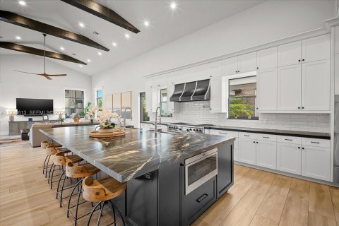 House in Port St. Lucie, Florida 6 bedrooms, 1039.48 sq.m. № 2058491 - photo 24