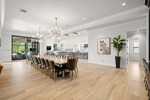 House in Port St. Lucie, Florida 6 bedrooms, 1039.48 sq.m. № 2058491 - photo 20