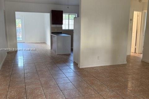 House in Plantation, Florida 3 bedrooms, 128.39 sq.m. № 1956826 - photo 3