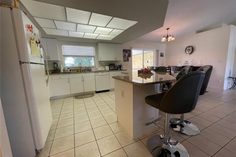 Villa ou maison à louer à Cape Coral, Floride: 3 chambres, 140.28 m2 № 1166685 - photo 2