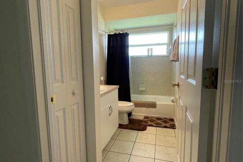 Villa ou maison à louer à Cape Coral, Floride: 3 chambres, 140.28 m2 № 1166685 - photo 13