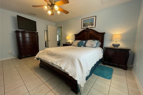 Villa ou maison à louer à Cape Coral, Floride: 3 chambres, 140.28 m2 № 1166685 - photo 8