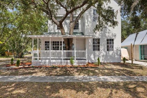 House in Tampa, Florida 5 bedrooms, 187.29 sq.m. № 2150164