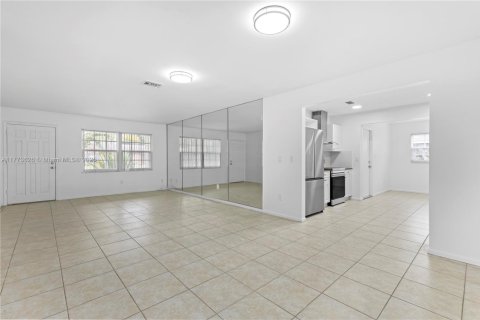 Casa en venta en Port St. Lucie, Florida, 3 dormitorios, 147.81 m2 № 1692429 - foto 9