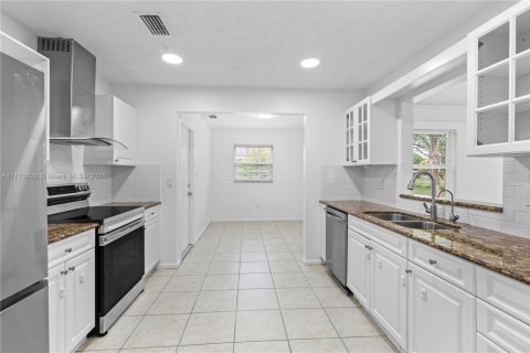 Casa en venta en Port St. Lucie, Florida, 3 dormitorios, 147.81 m2 № 1692429 - foto 6