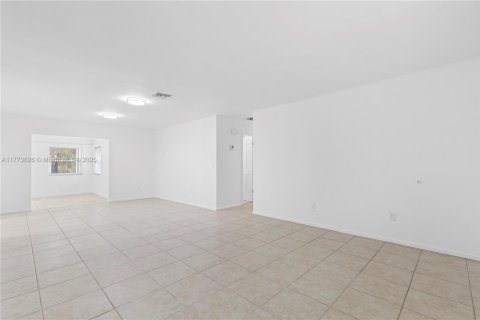 Casa en venta en Port St. Lucie, Florida, 3 dormitorios, 147.81 m2 № 1692429 - foto 20