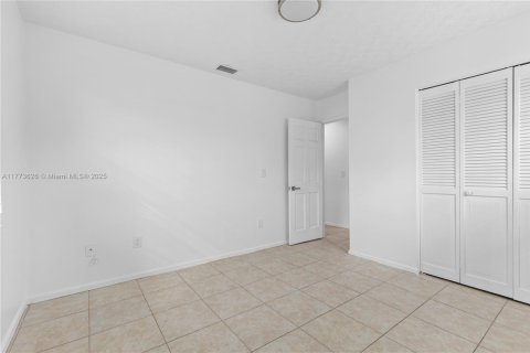 Casa en venta en Port St. Lucie, Florida, 3 dormitorios, 147.81 m2 № 1692429 - foto 17
