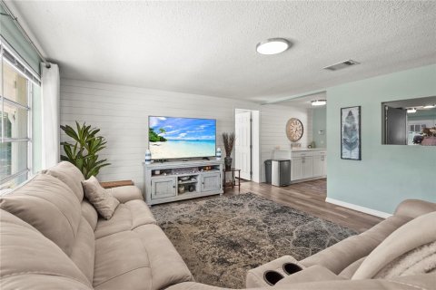 Casa en venta en Bradenton, Florida, 3 dormitorios, 160.35 m2 № 1615061 - foto 13