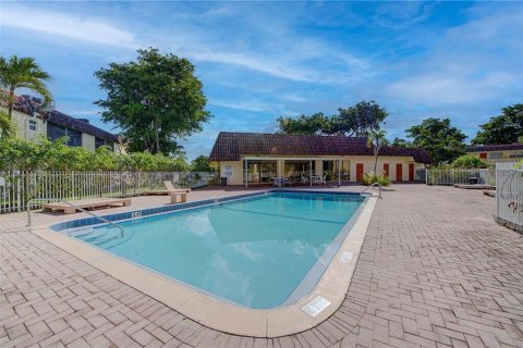 Copropriété à vendre à Davie, Floride: 2 chambres, 92.9 m2 № 1209083 - photo 1