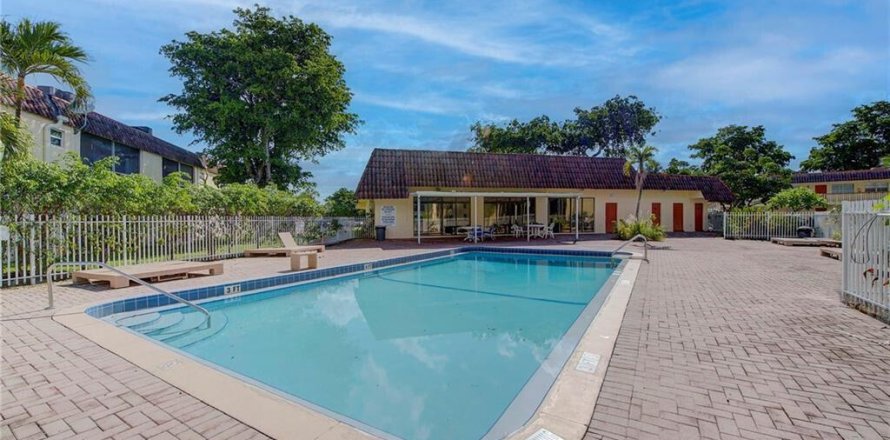 Condo à Davie, Floride, 2 chambres  № 1209083