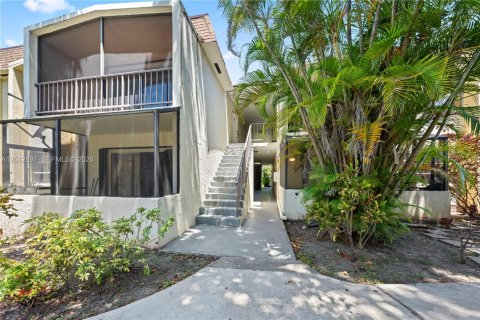 Condo in Miami, Florida, 2 bedrooms № 2153681 - photo 16