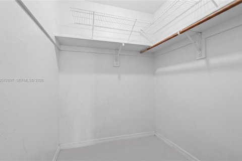 Condo in Miami, Florida, 2 bedrooms № 2153681 - photo 13