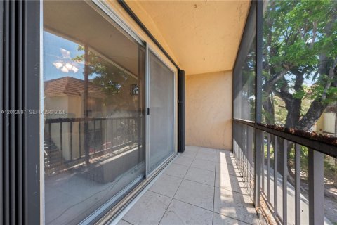 Condo in Miami, Florida, 2 bedrooms № 2153681 - photo 14