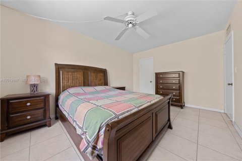 Condo in Miami, Florida, 2 bedrooms № 2153681 - photo 6