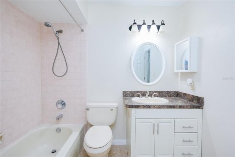 Condo in Valrico, Florida, 3 bedrooms  № 2220420 - photo 14
