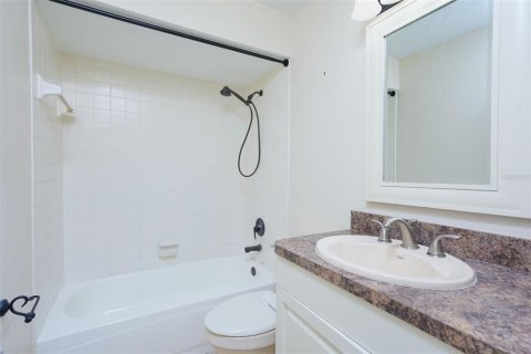 Condo in Valrico, Florida, 3 bedrooms  № 2220420 - photo 5