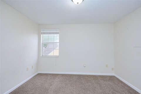 Condo in Valrico, Florida, 3 bedrooms  № 2220420 - photo 13