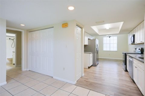 Condo in Valrico, Florida, 3 bedrooms  № 2220420 - photo 26
