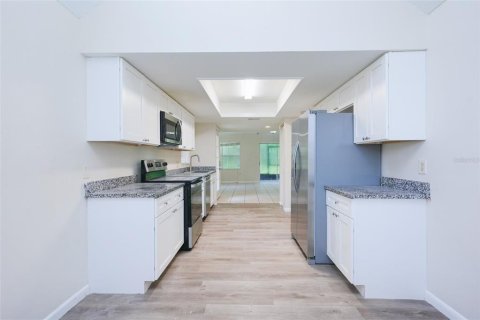 Condo in Valrico, Florida, 3 bedrooms  № 2220420 - photo 30
