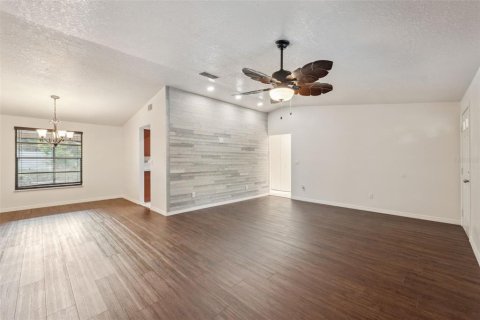 Villa ou maison à vendre à Palm Harbor, Floride: 4 chambres, 176.33 m2 № 2409961 - photo 10