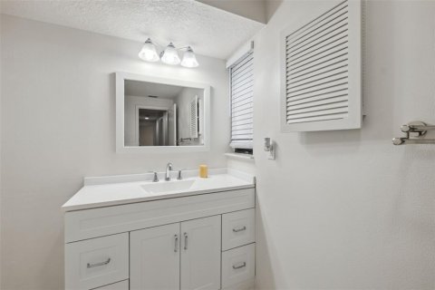 Villa ou maison à vendre à Palm Harbor, Floride: 4 chambres, 176.33 m2 № 2409961 - photo 30