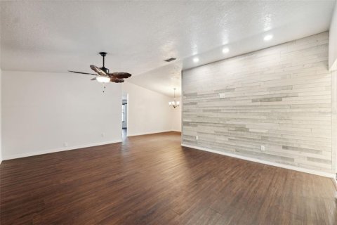 Villa ou maison à vendre à Palm Harbor, Floride: 4 chambres, 176.33 m2 № 2409961 - photo 9