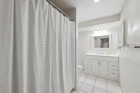 Villa ou maison à vendre à Palm Harbor, Floride: 4 chambres, 176.33 m2 № 2409961 - photo 29