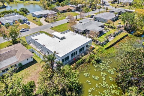 House in Sarasota, Florida 3 bedrooms, 159.05 sq.m. № 1578247 - photo 22