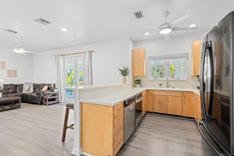House in Sarasota, Florida 3 bedrooms, 159.05 sq.m. № 1578247 - photo 11
