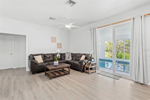 House in Sarasota, Florida 3 bedrooms, 159.05 sq.m. № 1578247 - photo 4