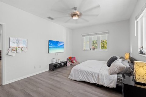 House in Sarasota, Florida 3 bedrooms, 159.05 sq.m. № 1578247 - photo 15