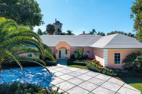 Villa ou maison à louer à Palm Beach, Floride: 4 chambres, 378.3 m2 № 2171718 - photo 2