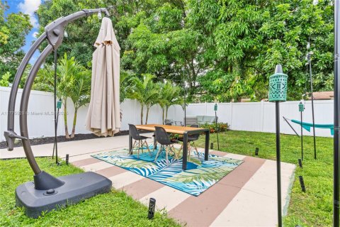 Casa en alquiler en Miami, Florida, 3 dormitorios, 119.57 m2 № 1938092 - foto 28