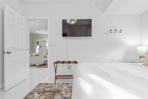 Villa ou maison à louer à Miami, Floride: 3 chambres, 119.57 m2 № 1938092 - photo 13