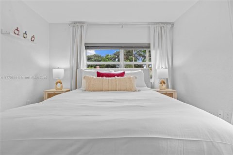 Casa en alquiler en Miami, Florida, 3 dormitorios, 119.57 m2 № 1938092 - foto 12