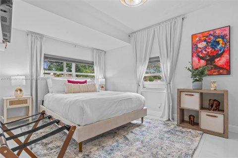 Casa en alquiler en Miami, Florida, 3 dormitorios, 119.57 m2 № 1938092 - foto 11