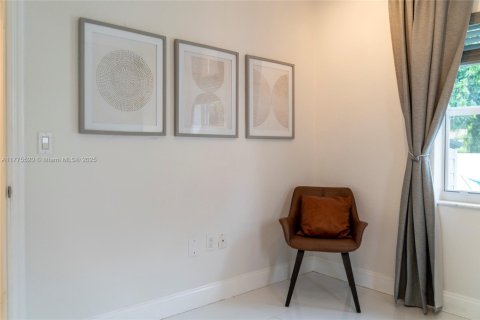 Casa en alquiler en Miami, Florida, 3 dormitorios, 119.57 m2 № 1938092 - foto 24
